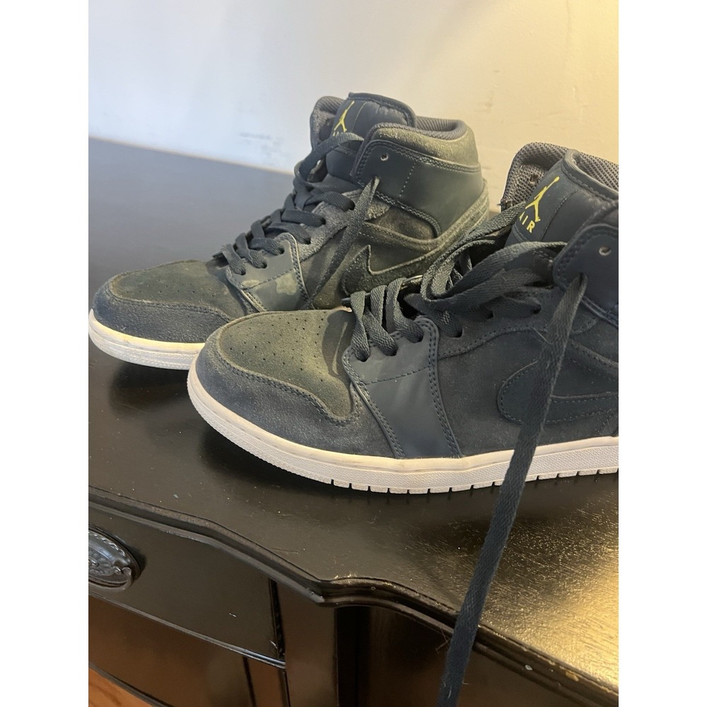 Nike Air Jordan 1 Mid Armory Navy Blue‎ 554724-421 Men's Size 11.5 EUC - Picture 4 of 14